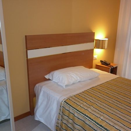 Hotel Gf チェザーノ・ボスコーネ エクステリア 写真