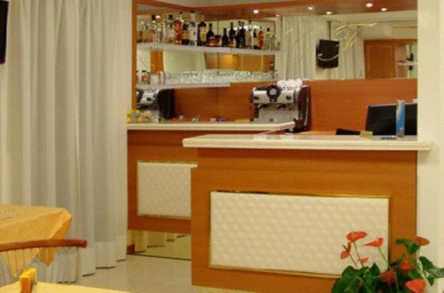 Hotel Gf チェザーノ・ボスコーネ エクステリア 写真